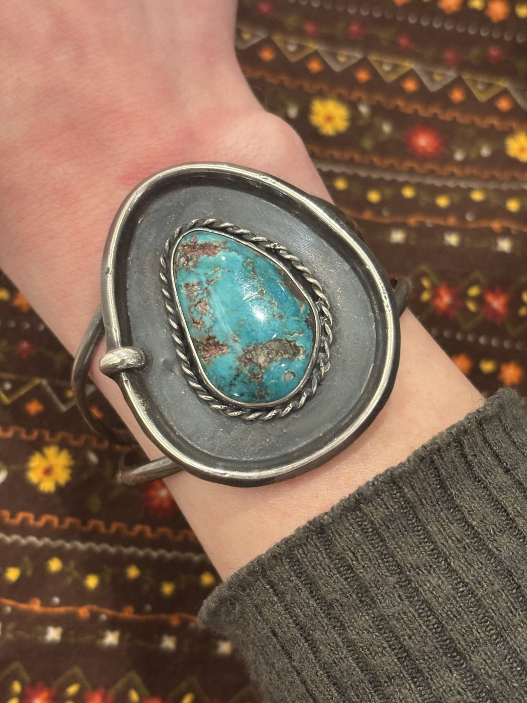1970s Natural Turquoise x Silver Pear Shaped Navajo Cuff - Kingdom Jewelry