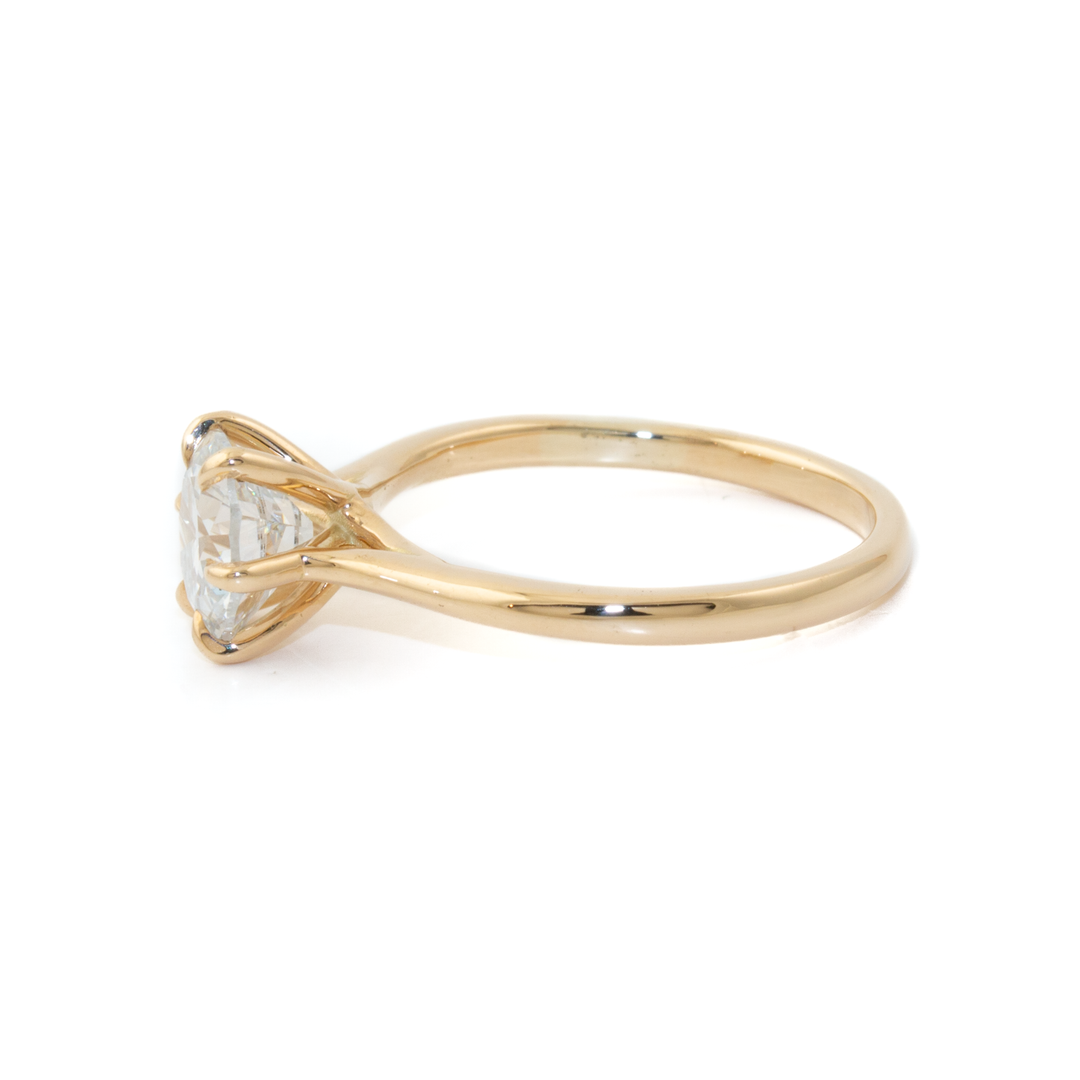 Yellow Gold x Round Diamond Bespoke Solitaire Engagement