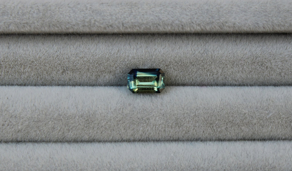 0.75ct Emerald Cut Bi Colour Sapphire - Kingdom Jewelry