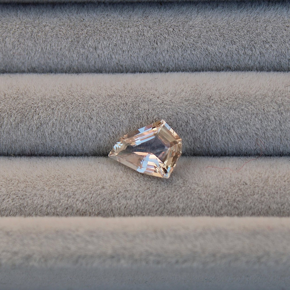 
                  
                    1.11ct Geometric Peach Sapphire - Kingdom Jewelry
                  
                