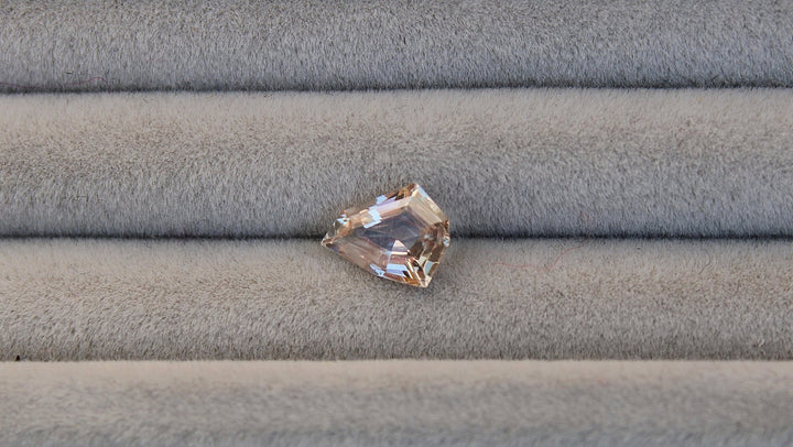 1.11ct Geometric Peach Sapphire - Kingdom Jewelry