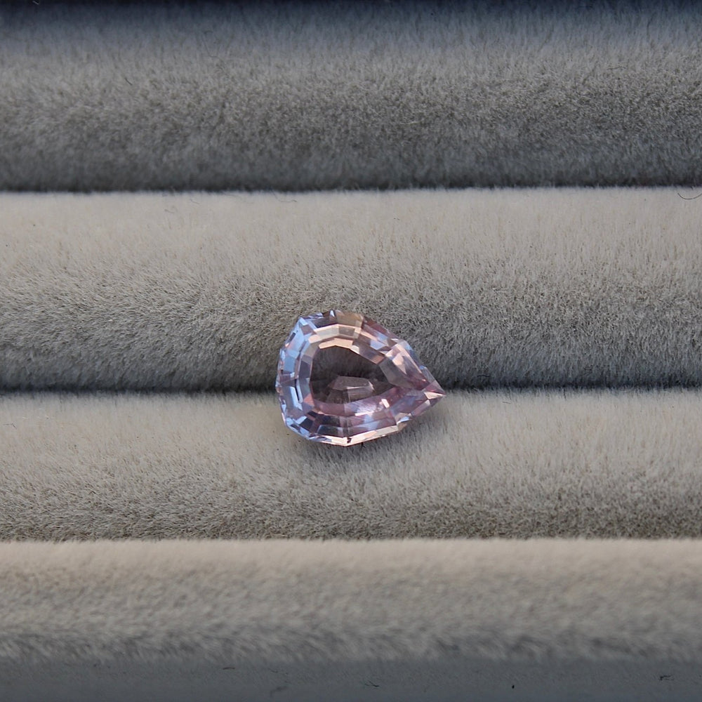 
                  
                    1.16ct Geometric Lavender Sapphire - Kingdom Jewelry
                  
                