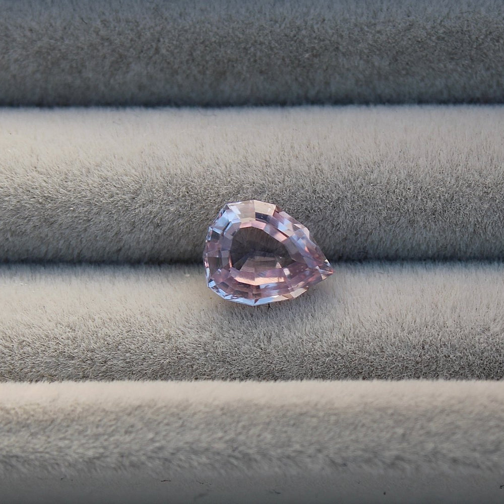 
                  
                    1.16ct Geometric Lavender Sapphire - Kingdom Jewelry
                  
                