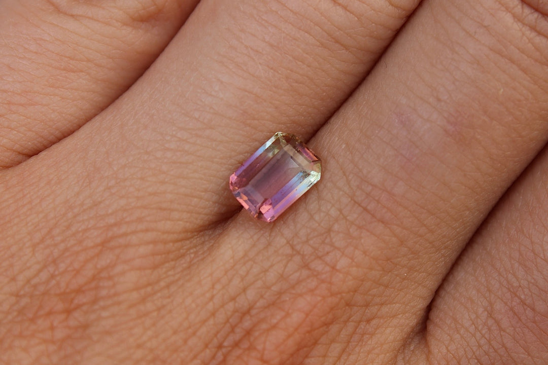 1.37ct Bi Colour Tourmaline - Kingdom Jewelry