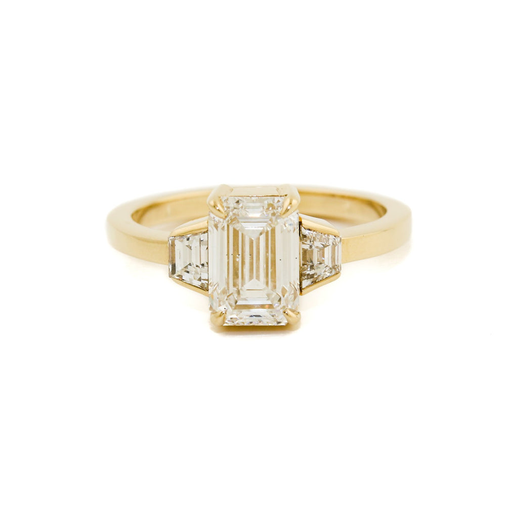 14K Gold x Emerald+Trapezoid - Cut Diamond Ring - Kingdom Jewelry