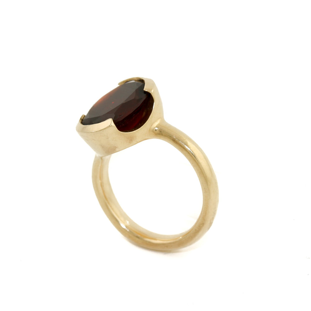 
                  
                    14k Gold x Garnet Offset Bezel Signet - Kingdom Jewelry
                  
                