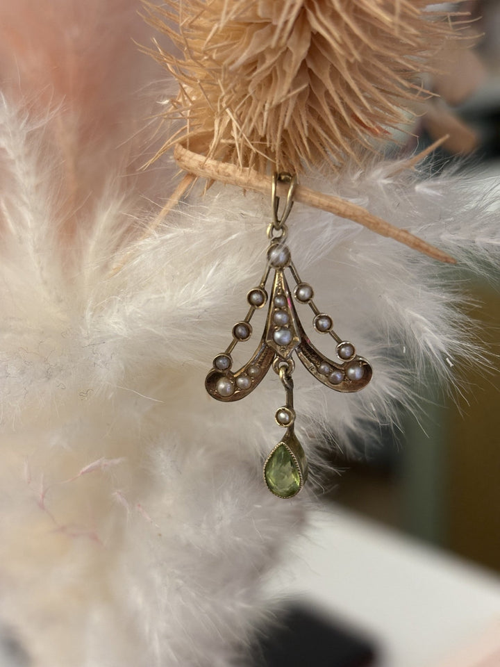 14K Vintage Peridot x Pearl Pendant - Kingdom Jewelry
