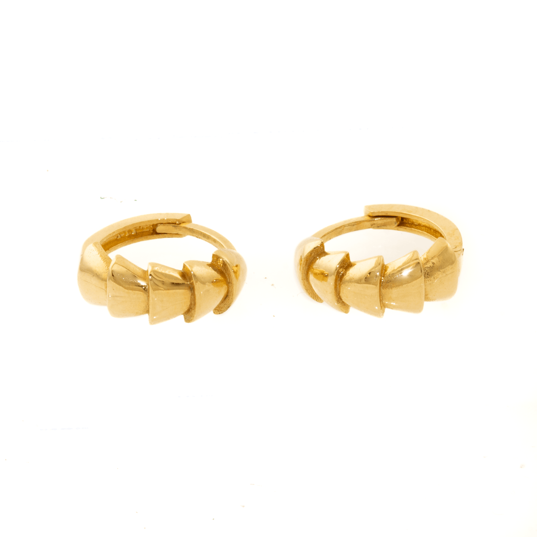 18k Gold x 11mm Scalloped Crossiant Hoop Earrings - Kingdom Jewelry