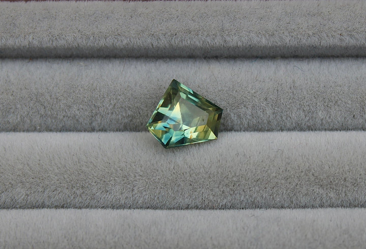 2.01ct Geometric Heart Parti Sapphire - Kingdom Jewelry