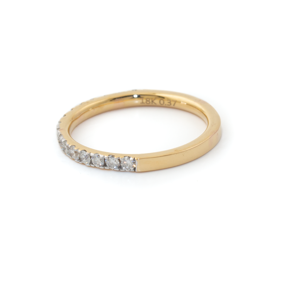 18k Yellow Gold x 2mm Pavé 0.37ctw Lab Diamond VVS+ E Channel Band