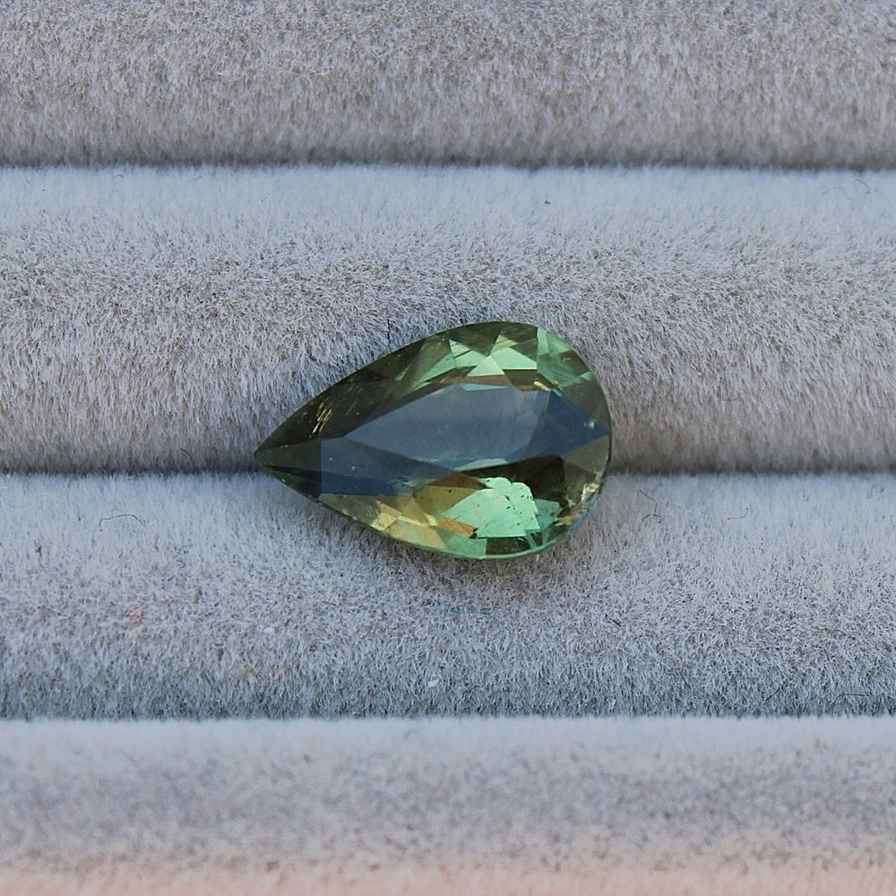 
                      
                        2.21ct Pear Shape Green Sapphire - Kingdom Jewelry
                      
                    