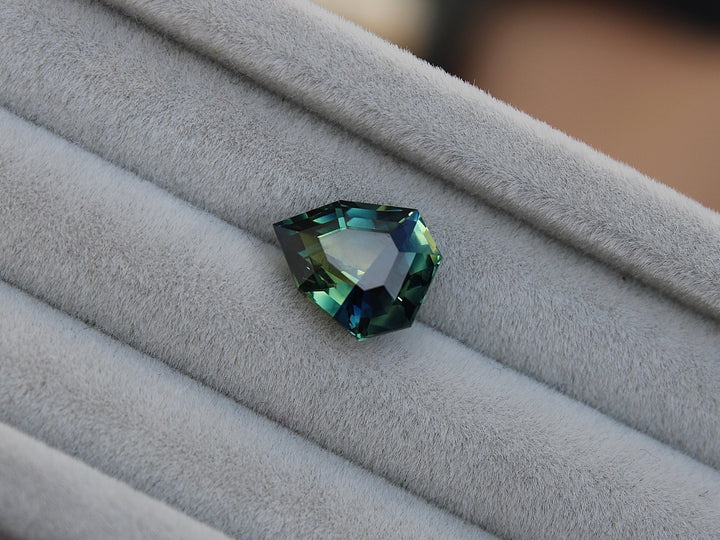 3.23ct Fantasy Cut Parti Sapphire - Kingdom Jewelry