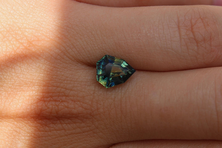 3.23ct Fantasy Cut Parti Sapphire - Kingdom Jewelry