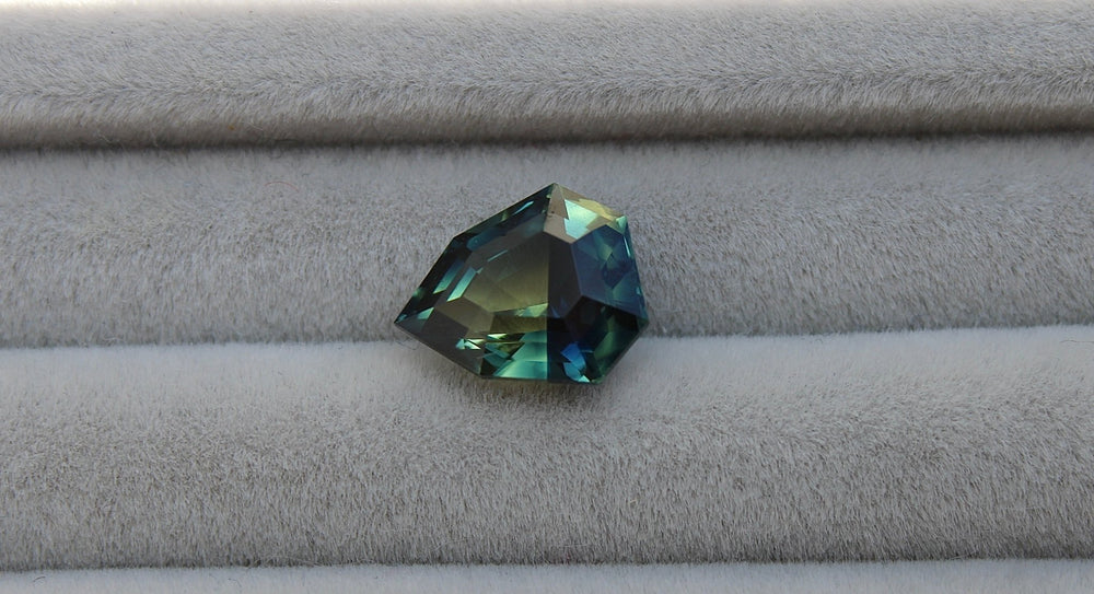 3.23ct Fantasy Cut Parti Sapphire - Kingdom Jewelry