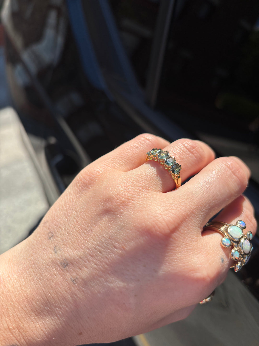 22K Yellow Gold Vintage Teal Sapphire 5 Stone Ring