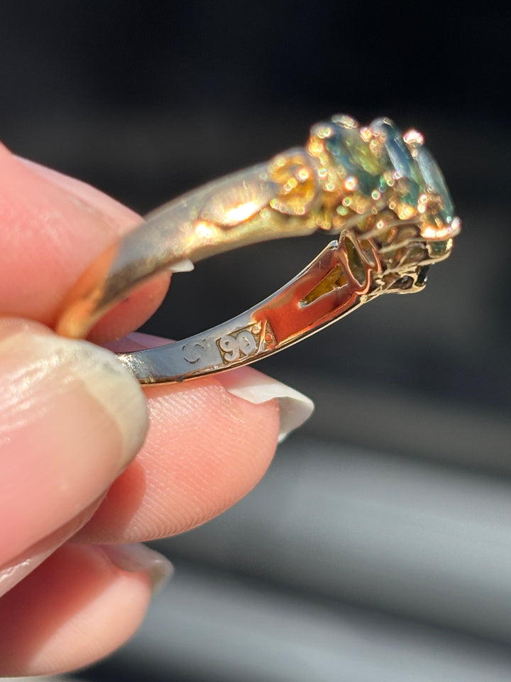 22K Yellow Gold Vintage Teal Sapphire 5 Stone Ring