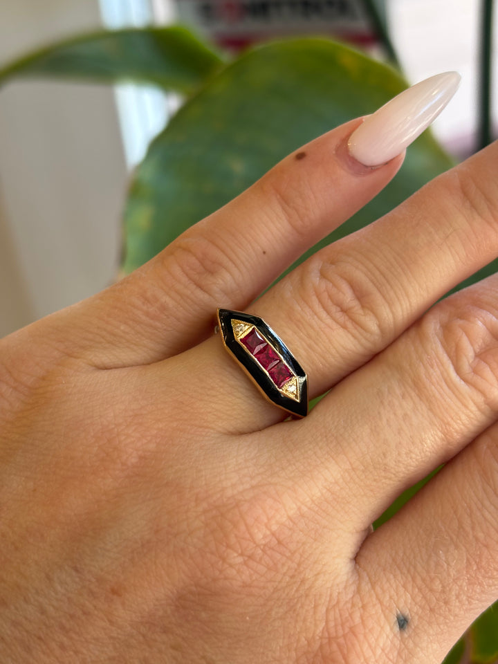 14k yellow gold diamond and ruby ring