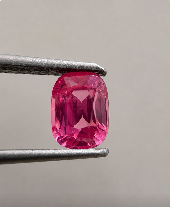 1.15ct Vivid Pink Mahenge Spinel