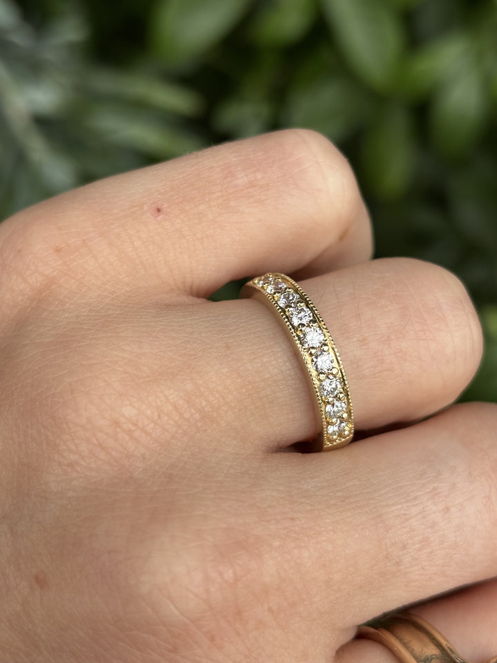 14K Yellow Gold Bead Set RBC Natural Diamond x Milgrain Channel Band