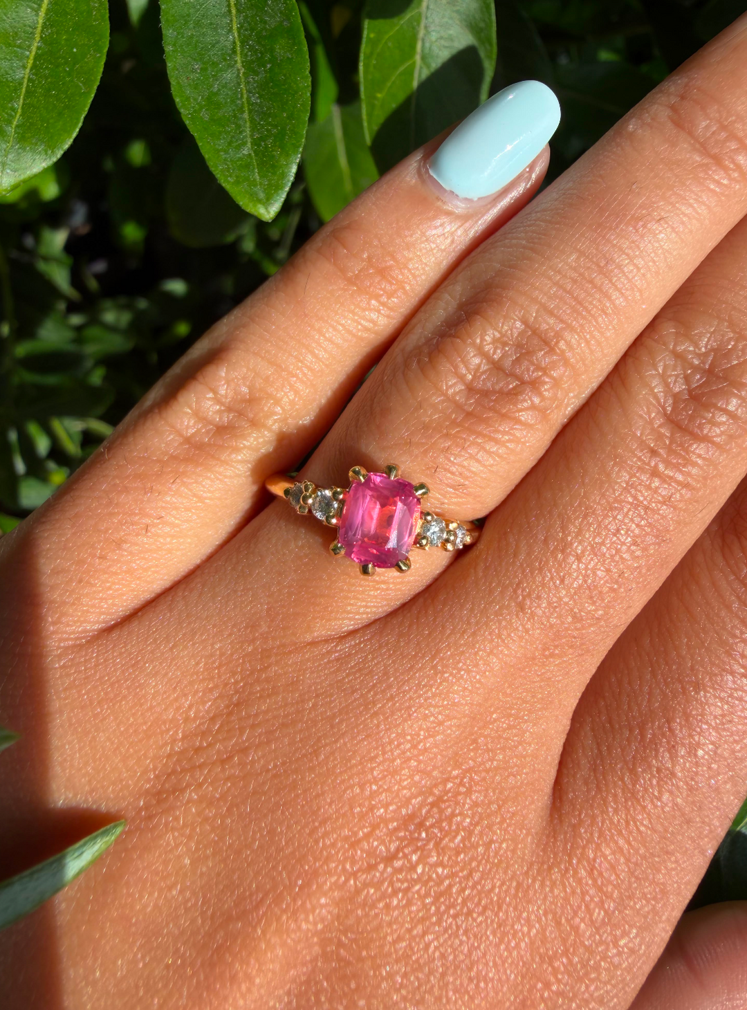 18k Yellow Gold Spinel  ring