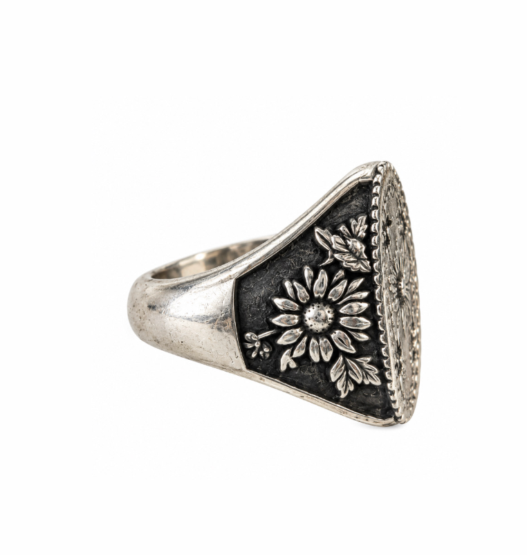 Star Set Sapphire Flower Silver Ring