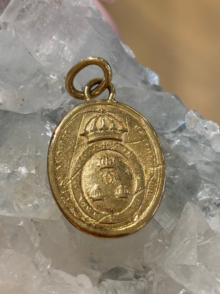 Heraldry Three Crown Pendant - Kingdom Jewelry