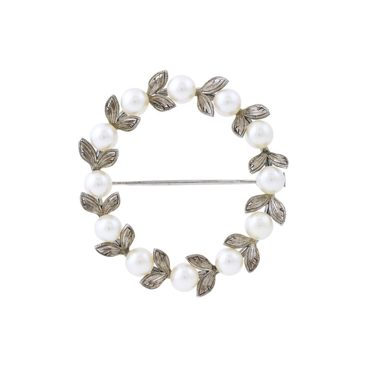 Silver x White Pearl Wreath Brooch - Kingdom Jewelry