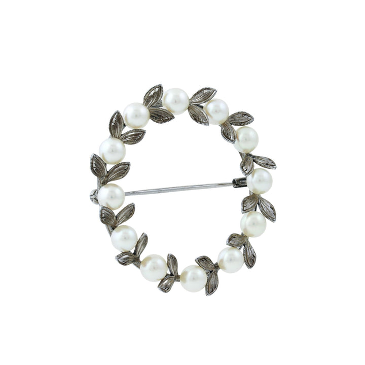 Silver x White Pearl Wreath Brooch - Kingdom Jewelry