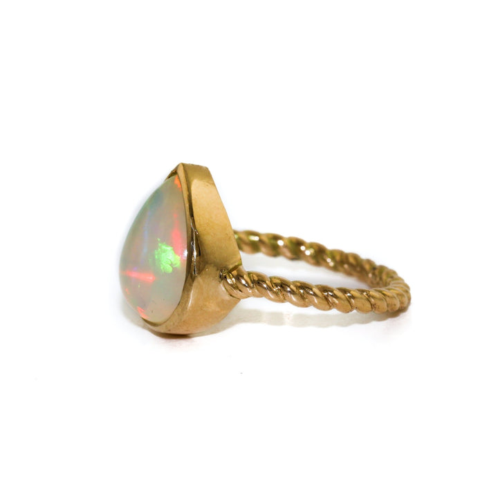 14 KT Gold x Teardrop Welo Opal Rope-Band Ring - Kingdom Jewelry