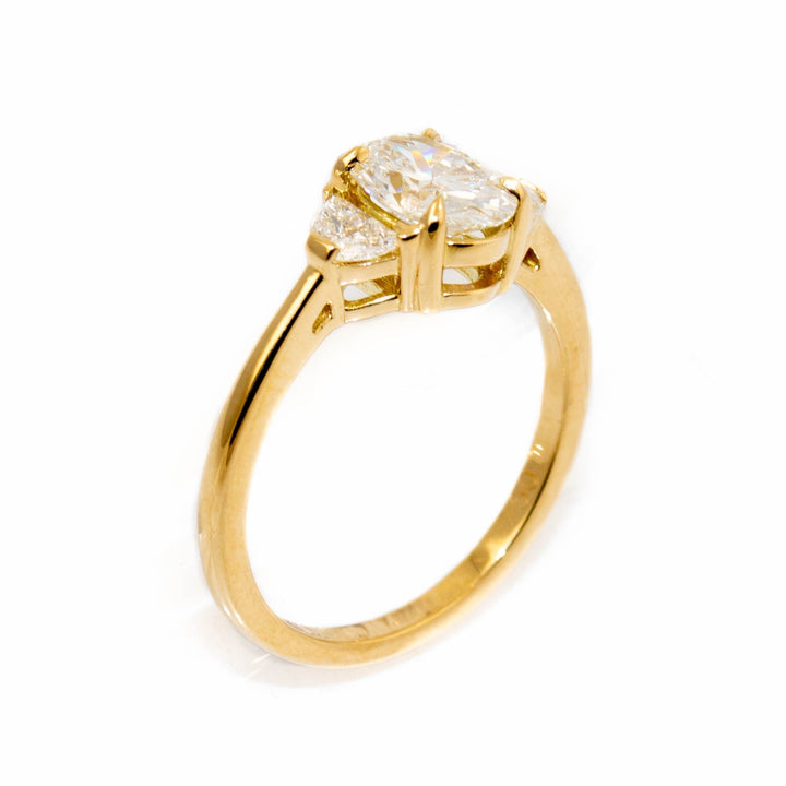18kt Gold Diamond Engagement Ring - Kingdom Jewelry