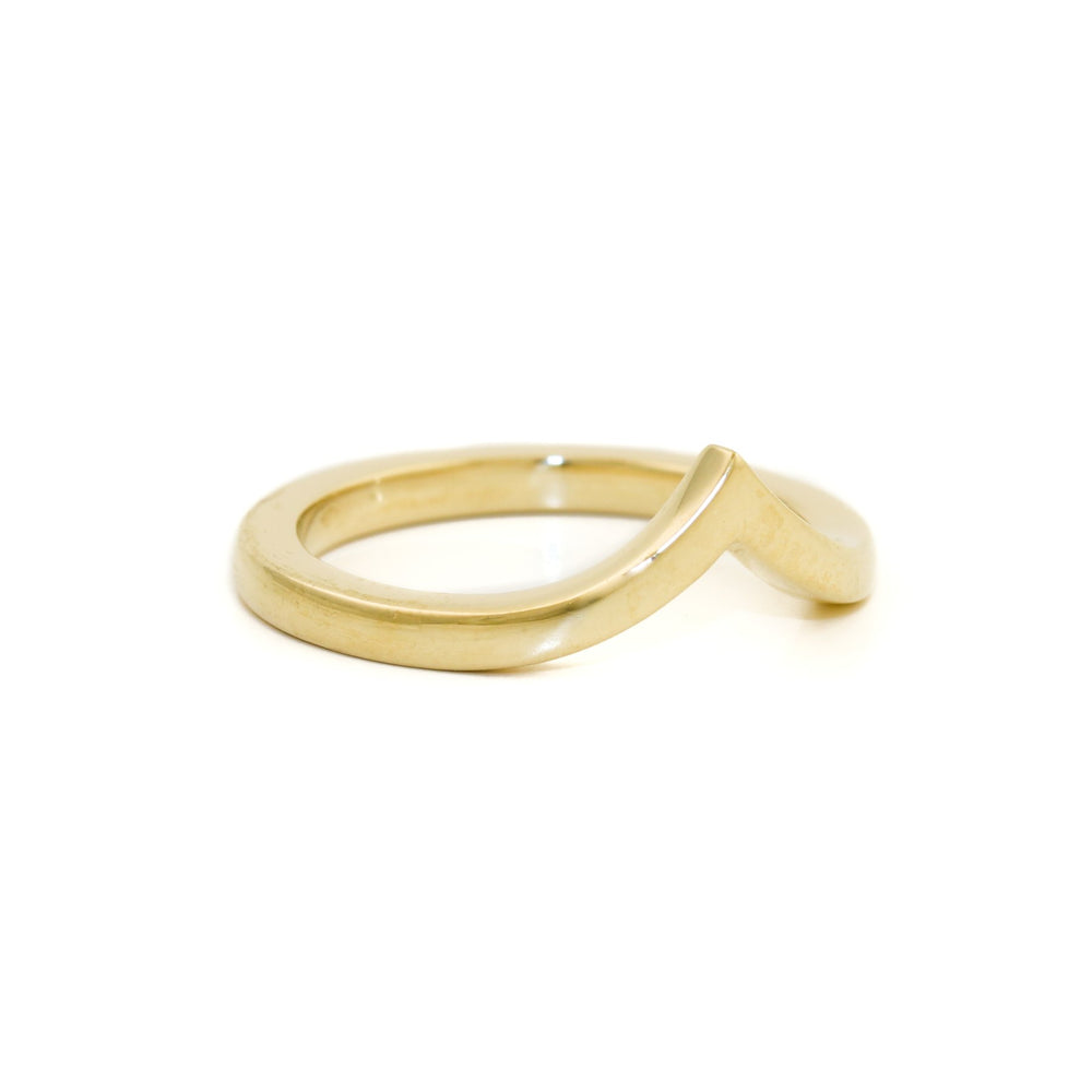 
                      
                        Classic 14k Gold x V-Tiara Band - Kingdom Jewelry
                      
                    