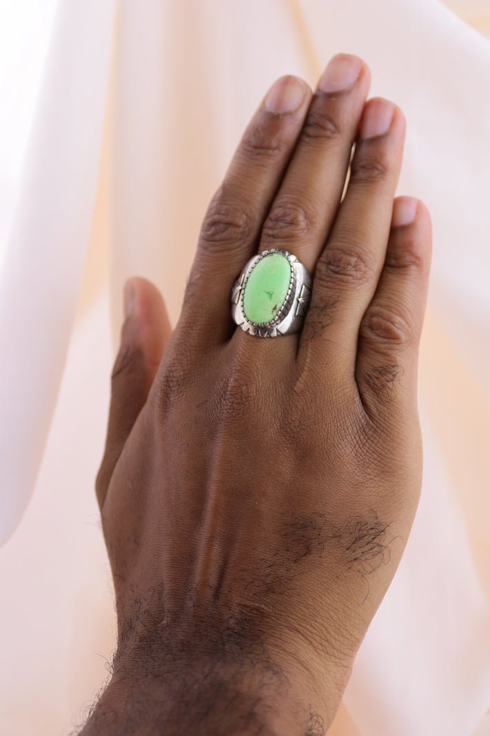 Load image into Gallery viewer, Lemon Chrysoprase &amp;quot;Alpha&amp;quot; Ring - Kingdom Jewelry
