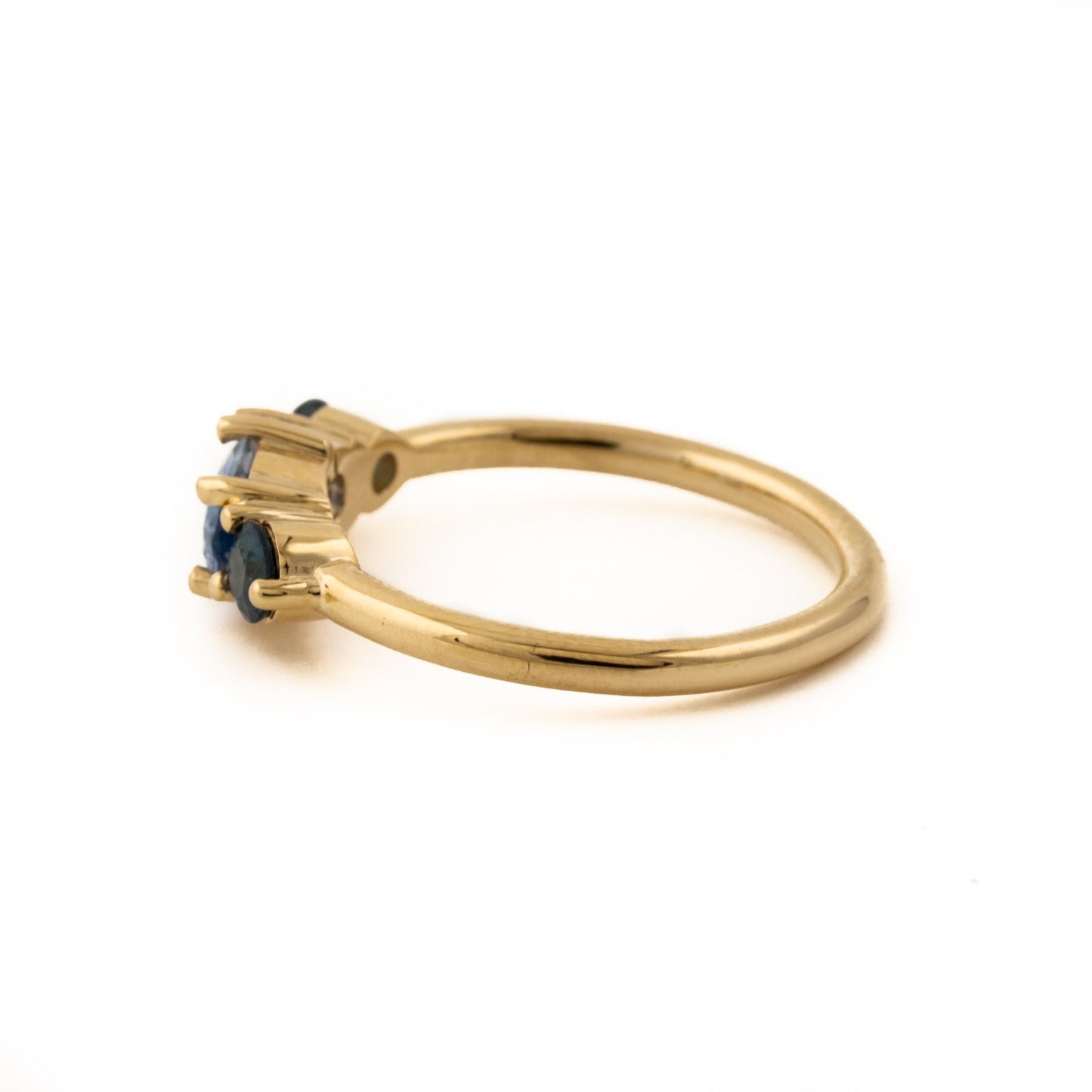Oval Cut Sri Lankan Sapphire Ring - Kingdom Jewelry