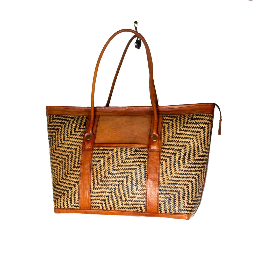 
                      
                        Zig Zag Rattan Sidebag - Kingdom Jewelry
                      
                    